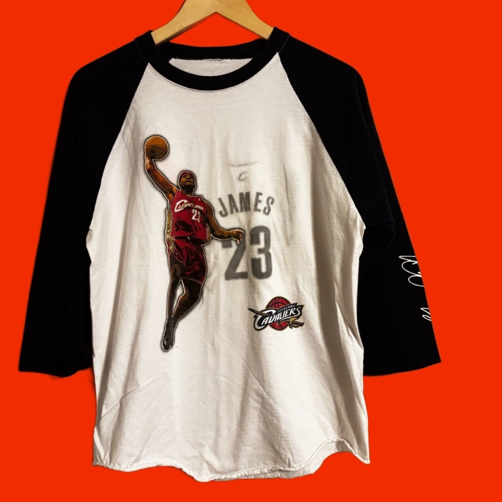 Vintage RARE LeBron James Cav’s t Shirt Navy and White. No Tag Measures M/Lg